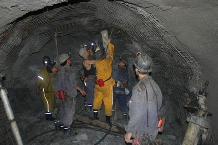 东川工程爆破中的危险因素分析以及应对工程爆破危险的措施